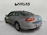 Usado VW Passat 122 CV (89 kW) 2021 Gris / plata Berlina