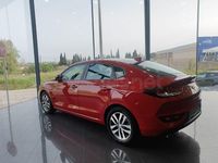 Usado Hyundai i30 120 CV (88 kW) 2018 Rojo Berlina