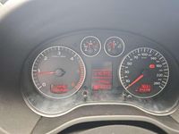 Usado Audi A3 Ambition 140 CV (102 kW) 2004 Gris Utilitario