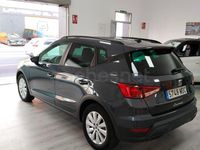 Usado Seat Arona Style 110 CV (80 kW) 2022 Gris / plata SUV
