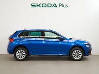 Usado Skoda Kamiq Ambition 110 CV (80 kW) 2022 Azul SUV