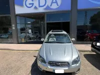 Usado Subaru Outback 165 CV (121 kW) 2004 Gris / plata Familiar