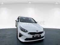 Usado Kia Ceed 120 HP (88 kW) 2019 Branco Citadino
