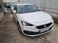 Begagnad Seat Leon Reference 116 HK (85 kW) 2022 Vit Halvkombi