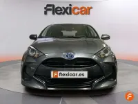 Usado Toyota Yaris Active 116 CV (85 kW) 2023 Rojo Utilitario