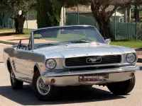 Usado Ford V8 200 CV (147 kW) 1976 Gris Descapotable