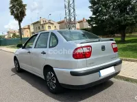 Usado Seat Cordoba 75 CV (55 kW) 2002 Gris / plata Berlina