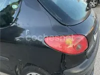 Używany Peugeot 206 75 KM (55 kW) 2004 Czarny Sedan/Limuzyna