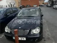 Usado Mercedes C220 Elegance 143 CV (105 kW) 2005 Azul Berlina