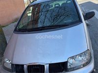 Usado Seat Alhambra Reference 140 CV (102 kW) 2010 Gris / plata Monovolumen