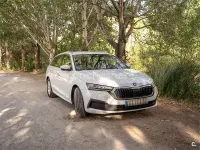 Usado Skoda Octavia Ambition 115 CV (84 kW) 2021 Blanco Familiar