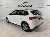 Usado Skoda Kamiq Ambition 110 CV (80 kW) 2021 Blanco SUV