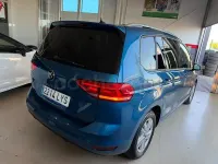 Usado VW Touran Advance 122 CV (89 kW) 2022 Azul Monovolumen