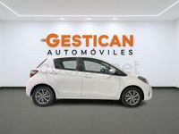Usado Toyota Yaris Hybrid Active 100 CV (73 kW) 2020 Blanco Berlina