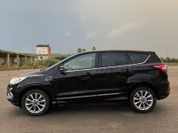Usado Ford Kuga Vignale 150 CV (110 kW) 2017 Negro SUV