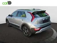 Usado Kia Niro 129 CV (94 kW) 2025 Gris / plata SUV