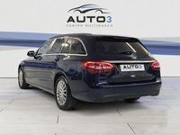 Usado Mercedes C200 136 CV (100 kW) 2016 Azul Familiar