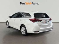 Usado Toyota Auris Touring Sports Active 116 CV (85 kW) 2017 Blanco Familiar