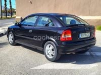 Usado Opel Astra Club 80 CV (58 kW) 2003 Negro Berlina