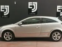 Usado Opel Astra GTC Cosmo 125 CV (91 kW) 2006 Gris / plata Berlina