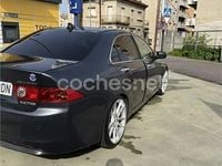 Usado Honda Accord Executive 140 CV (102 kW) 2004 Gris / plata Berlina