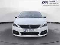 Usado Peugeot 308 Active 100 CV (73 kW) 2020 Blanco Berlina
