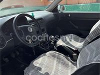 Usado VW Golf IV Conceptline 90 CV (66 kW) 2000 Blanco Berlina