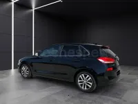 Usado Hyundai i30 120 CV (88 kW) 2019 Negro Berlina