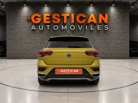 Usado VW T-Roc Edition 110 CV (80 kW) 2021 Amarillo SUV
