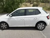 Usado Skoda Fabia Ambition 60 CV (44 kW) 2015 Blanco Berlina