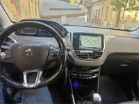 Usado Peugeot 2008 Allure 120 CV (88 kW) 2015 Marrón SUV
