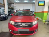 Usado Dacia Sandero Ambiance 75 CV (55 kW) 2013 Granate Berlina