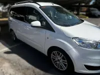 Usado Ford Tourneo Titanium 102 CV (75 kW) 2015 Blanco Van
