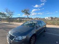 Usado VW Passat Highline 140 CV (102 kW) 2007 Gris / plata Berlina