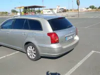 Usado Toyota Avensis Executive 116 CV (85 kW) 2006 Gris / plata Familiar