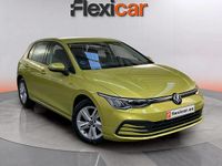 Usado VW Golf VIII Life 131 CV (96 kW) 2022 Amarillo Berlina