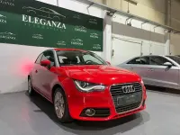 Usado Audi A1 Attraction 90 CV (66 kW) 2012 Rojo Utilitario