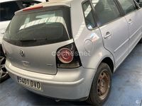 Usado VW Polo Advance 70 CV (51 kW) 2006 Gris / plata Utilitario