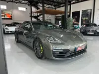 Usado Porsche Panamera 4 Platinum Edition 462 CV (339 kW) 2023 Gris / plata Berlina