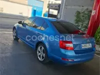 Usado Skoda Octavia Style 150 CV (110 kW) 2016 Azul Familiar