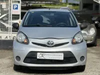 Usado Toyota Aygo Live 68 CV (50 kW) 2014 Gris Utilitario