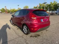 Usado Ford Fiesta Trend 70 CV (51 kW) 2012 Rojo Berlina