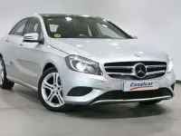 Usado Mercedes A180 116 CV (85 kW) 2014 Plateado Utilitario