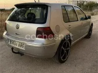 Usado VW Golf IV Highline 130 CV (95 kW) 2002 Gris / plata Berlina