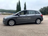 Usado Mercedes B180 109 CV (80 kW) 2014 Gris / plata Monovolumen