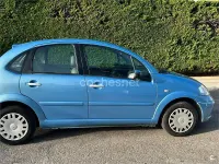 Usado Citroën C3 61 CV (44 kW) 2003 Azul Berlina