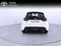 Usado Toyota Yaris 125 CV (91 kW) 2023 Blanco Utilitario