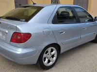 Usado Citroën Xsara Exclusive 110 CV (80 kW) 2002 Azul Berlina