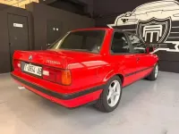 Usado BMW 318 140 CV (102 kW) 1990 Rojo Berlina
