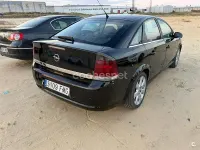 Usado Opel Vectra Elegance 120 CV (88 kW) 2007 Negro Berlina